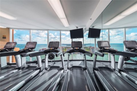 Condominio en alquiler en Miami Beach, Florida, 3 dormitorios, 217.39 m2 № 2010349 - foto 28