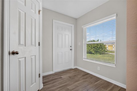 Commercial property in Port Charlotte, Florida 4 bedrooms, 195.47 sq.m. № 2386250 - photo 10