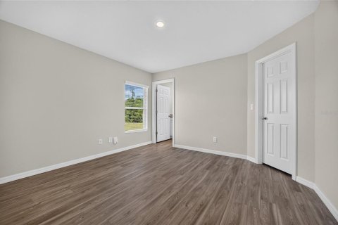 Commercial property in Port Charlotte, Florida 4 bedrooms, 195.47 sq.m. № 2386250 - photo 11