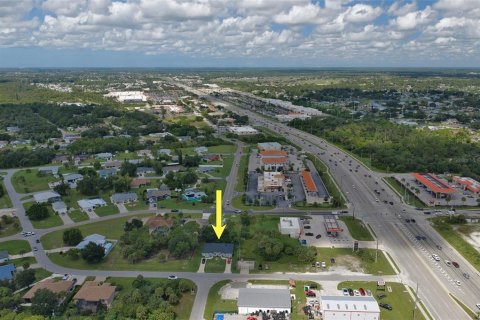 Commercial property in Port Charlotte, Florida 4 bedrooms, 195.47 sq.m. № 2386250 - photo 20