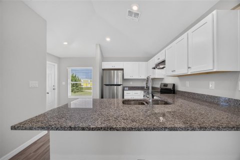 Commercial property in Port Charlotte, Florida 4 bedrooms, 195.47 sq.m. № 2386250 - photo 7