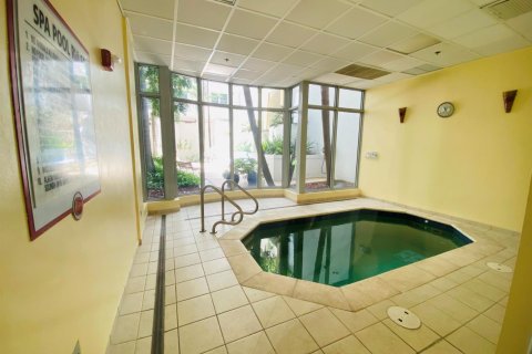 Condo in Hollywood, Florida, 2 bedrooms  № 2249726 - photo 21