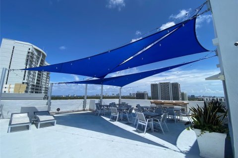 Condo in Hollywood, Florida, 2 bedrooms  № 2249726 - photo 3