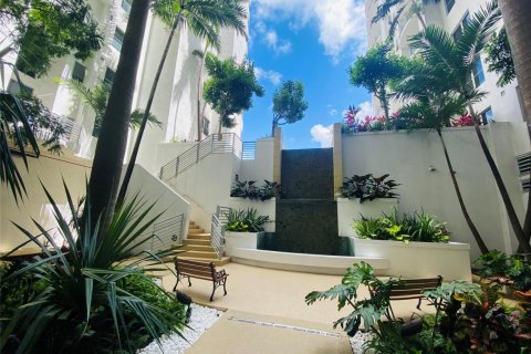 Condo in Hollywood, Florida, 2 bedrooms  № 2249726 - photo 23