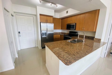 Condo in Hollywood, Florida, 2 bedrooms  № 2249726 - photo 8