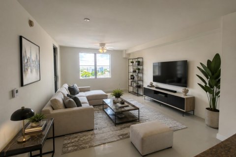 Condo in Hollywood, Florida, 2 bedrooms  № 2249726 - photo 10