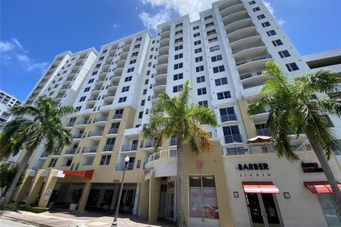 Condo in Hollywood, Florida, 2 bedrooms  № 2249726 - photo 4