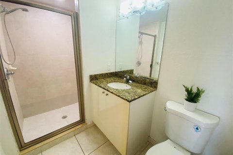 Condo in Hollywood, Florida, 2 bedrooms  № 2249726 - photo 18