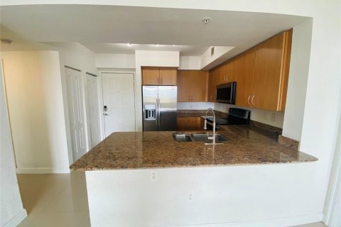 Condo in Hollywood, Florida, 2 bedrooms  № 2249726 - photo 7