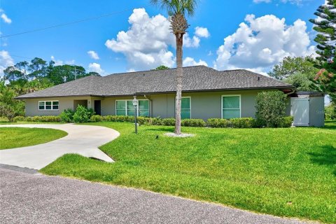House in Palm Coast, Florida 4 bedrooms, 274.9 sq.m. № 1855771 - photo 18