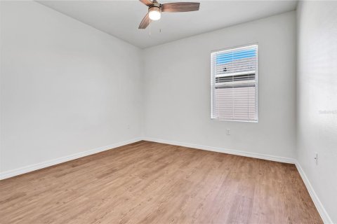 House in Davenport, Florida 5 bedrooms, 234.3 sq.m. № 2418978 - photo 21