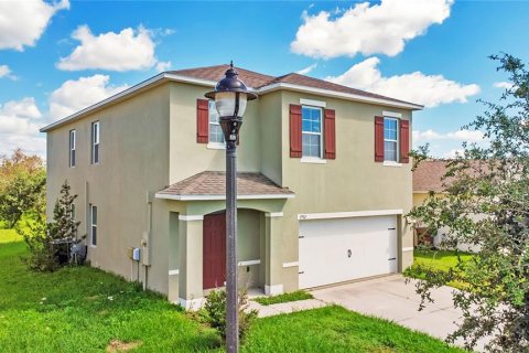 House in Davenport, Florida 5 bedrooms, 234.3 sq.m. № 2418978 - photo 3