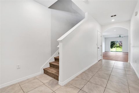 House in Davenport, Florida 5 bedrooms, 234.3 sq.m. № 2418978 - photo 12