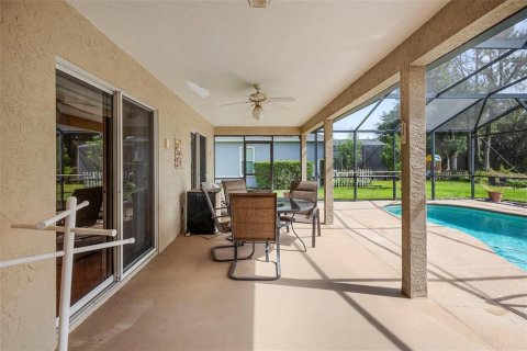 House in Deltona, Florida 4 bedrooms, 201.69 sq.m. № 2195992 - photo 19