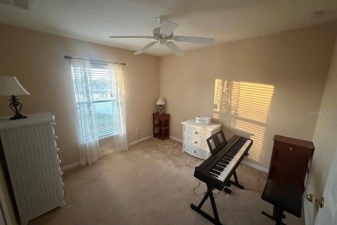 House in Deltona, Florida 4 bedrooms, 201.69 sq.m. № 2195992 - photo 13