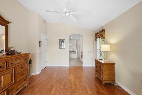House in Deltona, Florida 4 bedrooms, 201.69 sq.m. № 2195992 - photo 10