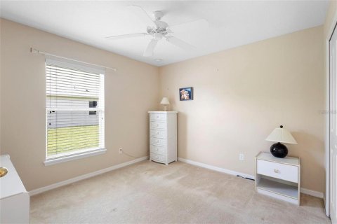 House in Deltona, Florida 4 bedrooms, 201.69 sq.m. № 2195992 - photo 15