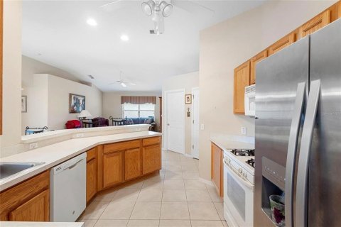 House in Deltona, Florida 4 bedrooms, 201.69 sq.m. № 2195992 - photo 6