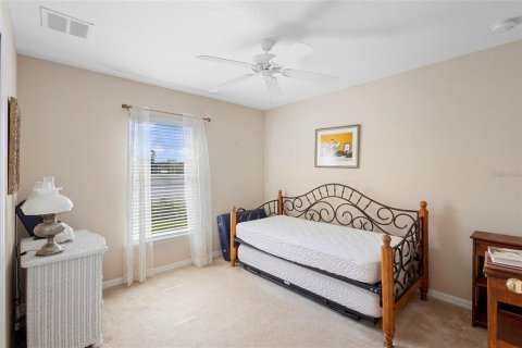 House in Deltona, Florida 4 bedrooms, 201.69 sq.m. № 2195992 - photo 12