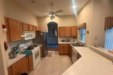 House in Deltona, Florida 4 bedrooms, 201.69 sq.m. № 2195992 - photo 7