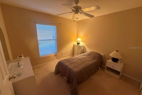 House in Deltona, Florida 4 bedrooms, 201.69 sq.m. № 2195992 - photo 14