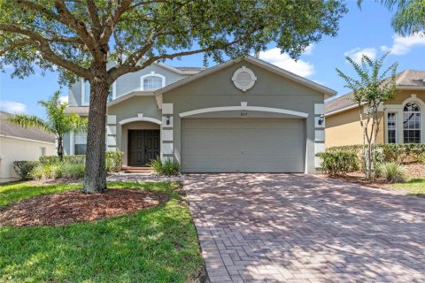 House in Davenport, Florida 5 bedrooms, 228.45 sq.m. № 1906080 - photo 1