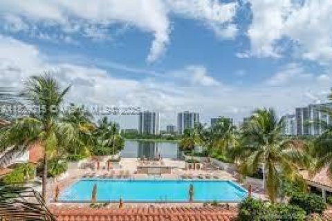 Condo in Aventura, Florida, 2 bedrooms  № 1807661 - photo 16