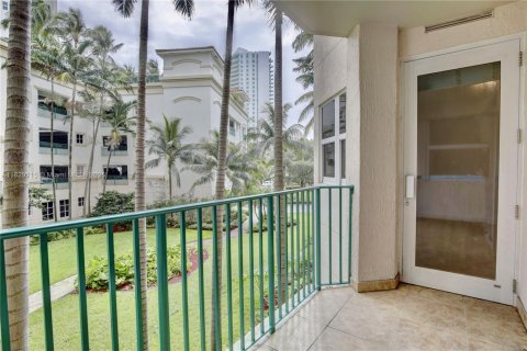 Condo in Aventura, Florida, 2 bedrooms  № 1807661 - photo 11