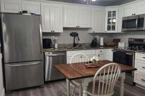 Casa en venta en New Port Richey, Florida, 2 dormitorios, 100.71 m2 № 1813663 - foto 12