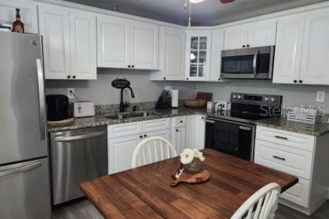 Casa en venta en New Port Richey, Florida, 2 dormitorios, 100.71 m2 № 1813663 - foto 13