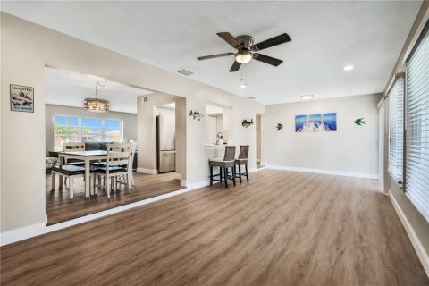 Casa en alquiler en North Port, Florida, 2 dormitorios, 134.06 m2 № 2298781 - foto 11