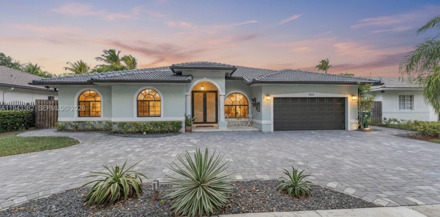 Дом в Хайалиа, Флорида 4 спальни, 195.37м2 № 2005417