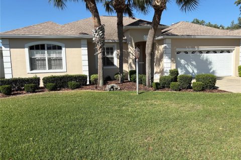 House in Ocala, Florida 3 bedrooms, 177.44 sq.m. № 1643029 - photo 1