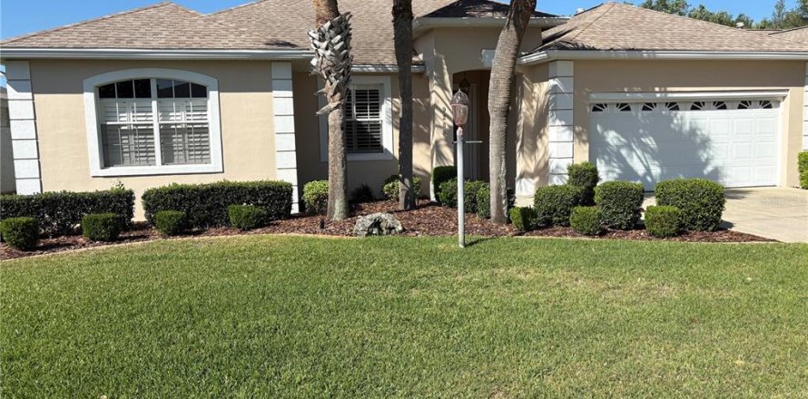 House in Ocala, Florida 3 bedrooms, 177.44 sq.m. № 1643029