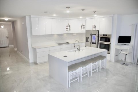 House in Davenport, Florida 4 bedrooms, 172.8 sq.m. № 1659365 - photo 12