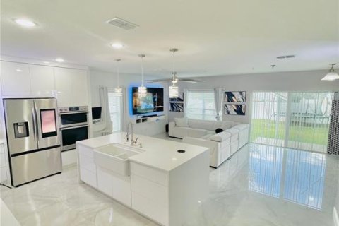House in Davenport, Florida 4 bedrooms, 172.8 sq.m. № 1659365 - photo 16