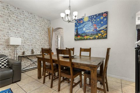 Townhouse in Davenport, Florida 4 bedrooms, 138.61 sq.m. № 2348282 - photo 14