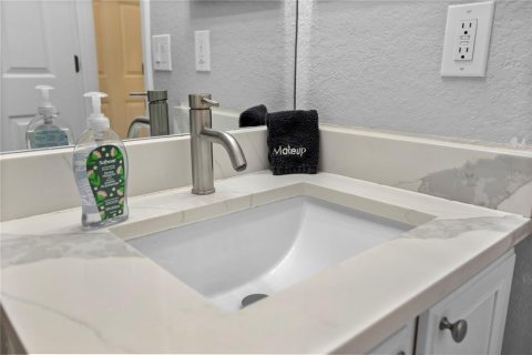Townhouse in Davenport, Florida 4 bedrooms, 138.61 sq.m. № 2348282 - photo 27