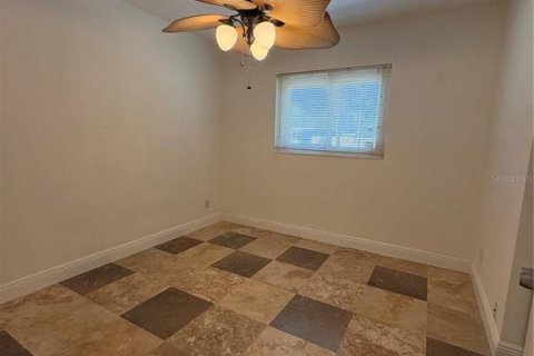 Villa ou maison à louer à Saint Petersburg, Floride: 3 chambres, 120.77 m2 № 2219047 - photo 7