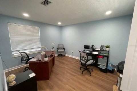 Commercial property in Saint Petersburg, Florida 145.67 sq.m. № 2206340 - photo 16