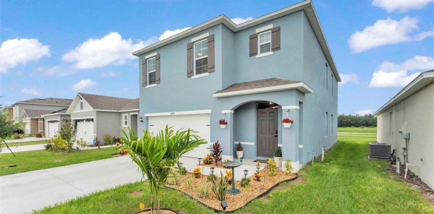 House in Eagle Lake, Florida 5 bedrooms, 228.17 sq.m. № 1845383