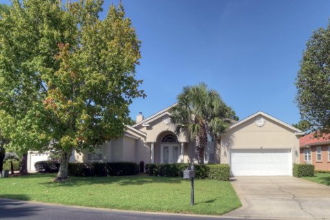 House in Destin, Florida 3 bedrooms, 203.27 sq.m. № 560237 - photo 1