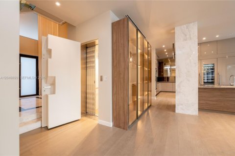 Villa ou maison à vendre à Pinecrest, Floride: 7 chambres, 590.21 m2 № 2185946 - photo 14