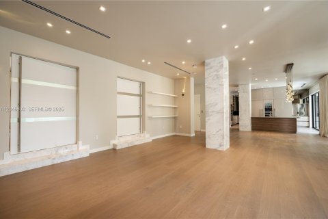 Villa ou maison à vendre à Pinecrest, Floride: 7 chambres, 590.21 m2 № 2185946 - photo 13
