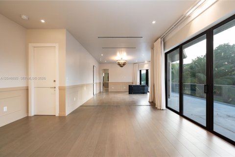 Villa ou maison à vendre à Pinecrest, Floride: 7 chambres, 590.21 m2 № 2185946 - photo 28