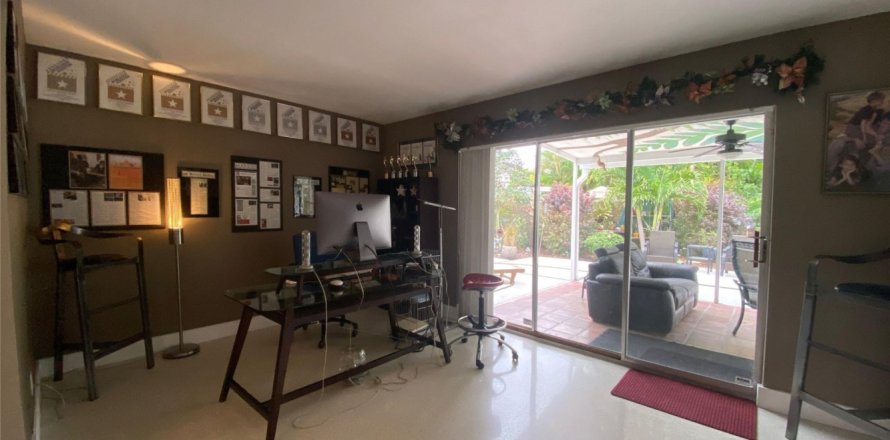 House in Hollywood, Florida 4 bedrooms, 199.37 sq.m. № 848107