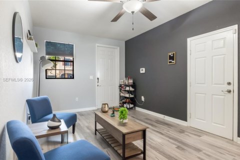 Touwnhouse à louer à Homestead, Floride: 3 chambres, 152.55 m2 № 1999462 - photo 5