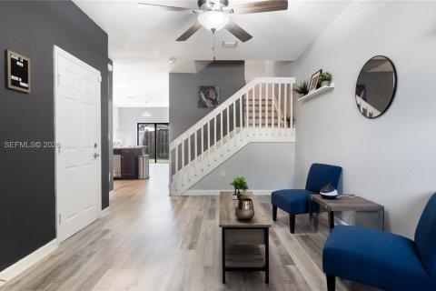 Touwnhouse à louer à Homestead, Floride: 3 chambres, 152.55 m2 № 1999462 - photo 3