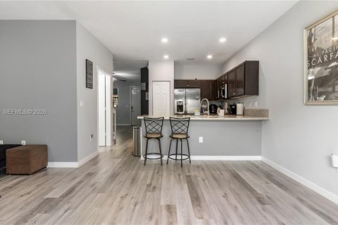 Touwnhouse à louer à Homestead, Floride: 3 chambres, 152.55 m2 № 1999462 - photo 9