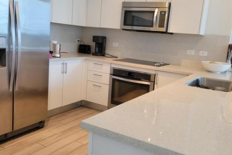 Condo in Miami, Florida, 2 bedrooms  № 2254326 - photo 6
